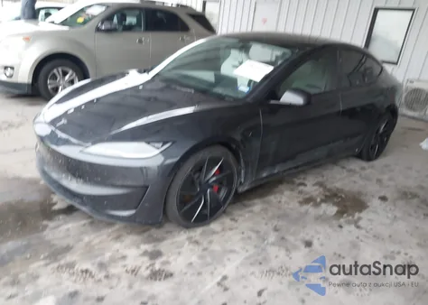 2024 Tesla Model 3 Performance All-Wheel Drive z USA, uszkodzony, nr VIN 5YJ3E1ET1RF821002